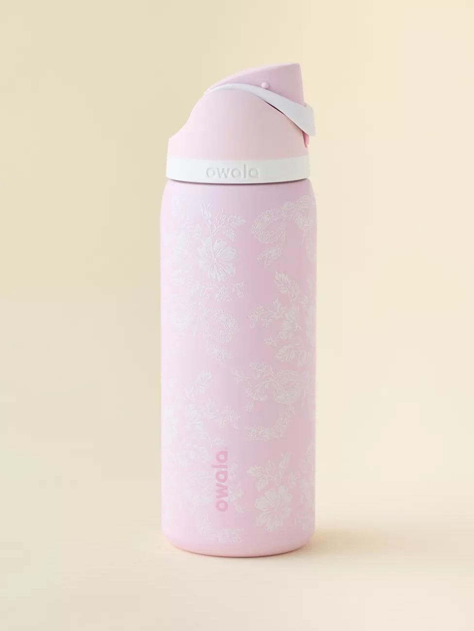 Exclusive Owala FreeSip 32oz Water Bottle